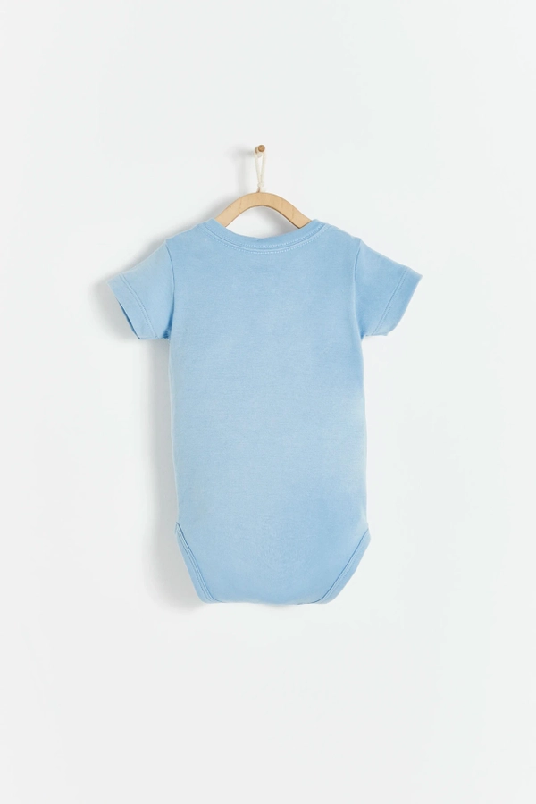 Seagull Print Short Sleeve Bodysuit made with pima cotton. Round neck and buttons snaps on the shoulder for easy fit. Back view.