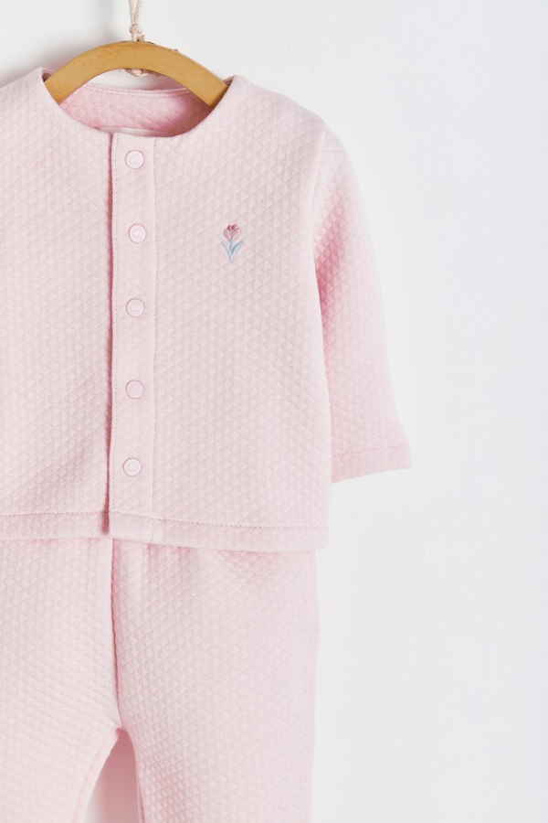 Premium Cotton Tulips Matelasse Set for Infant. Detail view