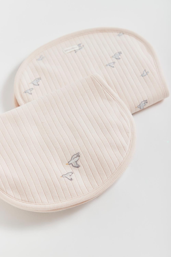 Premium Cotton Goose Curve Burps 2-Pack for Infant. Pattern and embroidery view