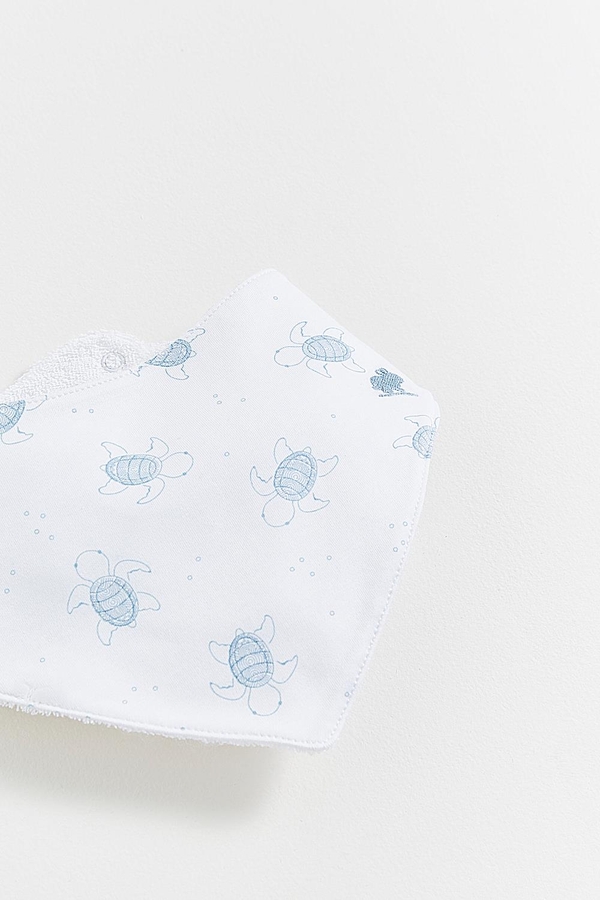 Premium Peruvian Pima Cotton Turtles Bandana Bib for Infant. Pattern view