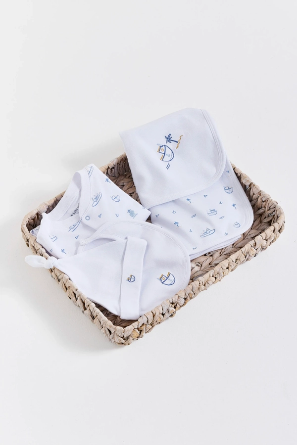 Premium Peruvian Pima Cotton Oceania Sweet Gift Set For Infant. Front view