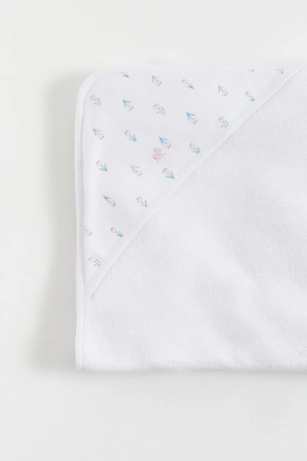 Premium Cotton Tulips Small Hooded Towel for Infant. Detail view